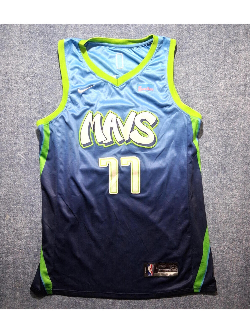 NIKE Dallas Mavericks LUKA DONCIC #77 City Fan Edition NBA Jersey Size 54 (XXL)